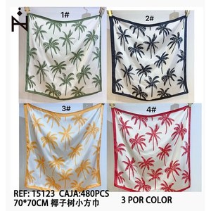 Foulard quadrato piccolo con stampa albero di cocco 70x70 cm, accessorio moda per donna - Product Image 3
