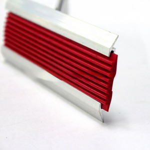 Profilé de marche antidérapant haute performance en alliage d'aluminium avec grain de carbure de silicium pour escaliers - Product Image 3