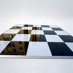 Piste de danse blanche et noire ultra brillante avec rampes en aluminium à vendre - Product Image 1