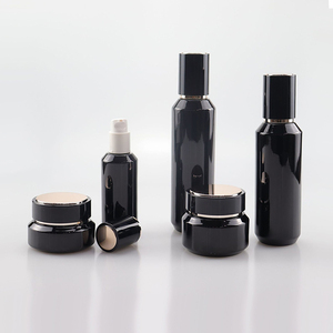 Nouveaux produits personnalisés 2023 crème unique contrôle de l'huile nettoyant <span class=keywords><strong>pour</strong></span> le <span class=keywords><strong>visage</strong></span> ensemble de soins de la peau <span class=keywords><strong>pour</strong></span> hommes - Product Image 1