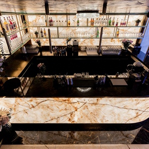 Bancone <span class=keywords><strong>Bar</strong></span> di Lusso Personalizzato in Marmo Onice Curvo Retroilluminato, Ecologico e Multifunzionale per Casa, Hotel e Club - Product Image 3
