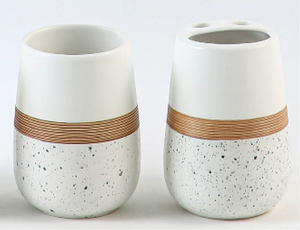 Set da Bagno di Lusso in Ceramica Bianca a Cinque Pezzi Include Dispenser e Portasapone Durevole e Facile da Pulire - Product Image 4