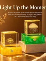 Nouveau produit créatif : Base lumineuse LED durable à lumière chaude, accompagnée d'un cube de cristal transparent avec logos gravés au laser en 3D