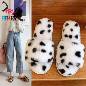 Zapatillas de Mujer de Felpa con Estampado de Leopardo, Cálidas, Súper Suaves, con Lazo, Antideslizantes, Silenciosas, Transpirables, para Uso en Interiores y Exteriores - Product Image 1