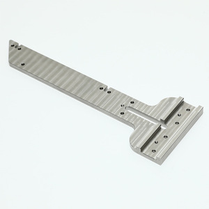 Pièce en acier inoxydable usinée CNC sur trois axes, sablée, composant de quincaillerie personnalisé non standard - Product Image 1
