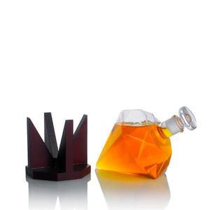 <span class=keywords><strong>Prix</strong></span> usine en stock petit lot logo personnalisé forme spéciale maison créative 750ml carafe en verre borosilicaté avec base en bois - Product Image 3