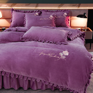 Juego de Ropa de Cama de Cuatro Piezas de Lana de Leche Gruesa de Alta Gama, Retención de Calor en Invierno, Estilo Princesa, Patrón de Letras - Product Image 3