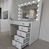 Luminosité réglable Lumières LED Grand miroir 6 tiroirs Ensemble de coiffeuse en bois avec table de vanité de chambre à coucher moderne pour hôtels
