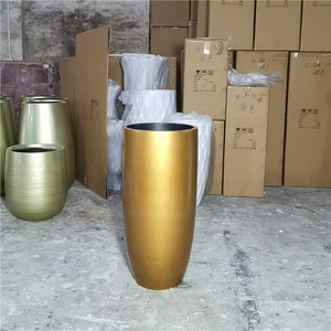 Pots de fleurs ronds en fibre de verre dorés de luxe modernes kits de propagateur revêtement époxy ornement de salon intérieur pour la maison ou le jardin - Product Image 4