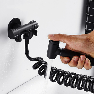 Kit Doccetta Bidet a Parete in Ottone Nero Opaco Moderno con Valvola a Doppio Controllo e Tubo Avvolgibile Retrattile per <span class=keywords><strong>WC</strong></span> - Product Image 3