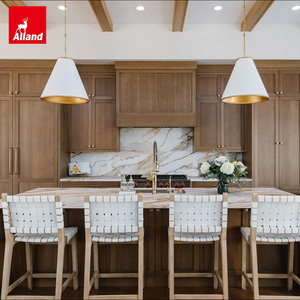 Allandgroup, principales proveedores de cocinas en Estados Unidos, armario de cocina de alta gama con cubierta de madera de roble cerezo y encimera de mármol blanco de lujo, con gabinetes de pared. - Product Image 2