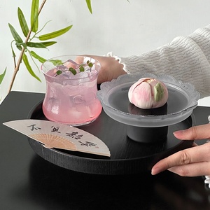 أطباق زجاجية أنيقة بتصميم عتيق مزخرف بالزهور باللون الأسود المصقول لحفلات الزفاف، صحون تقديم عالية القاعدة للكيك والفواكه - Product Image 3