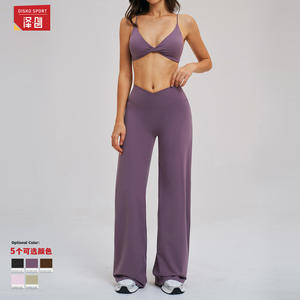 Conjunto de yoga Zechuang con cintura alta, cuello en V profundo, pantalones anchos con efecto torcido, ropa deportiva transpirable para mujer - Product Image 2