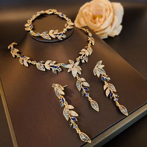 KAMMY Ensemble de bijoux pour femmes, exquis et élégant, avec des boucles d'oreilles, des bracelets et des colliers en feuilles de bambou serties de diamants - Product Image 1