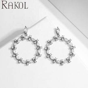 Boucles d'oreilles RAKOL EP5410 rondes en zircone plaquées or véritable, argent de haute qualité pour femmes - Product Image 4