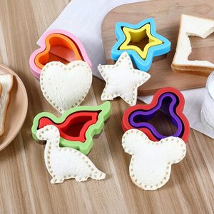 Juego de 4 Sellos para <span class=keywords><strong>Galletas</strong></span> de Acero Inoxidable Ecológicos, Tamaño Grande de 10.5 cm, Formas de Corazón y Estrella para Hornear y Hacer Sándwiches - Product Image 5