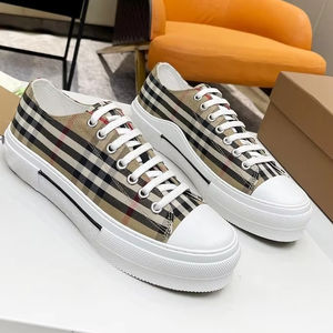 Zapatos de Lona para Caminar para Hombre y Mujer, Diseño Transpirable con Amortiguación, Suela de Goma para Verano Zapatos de Lujo de Diseñador de Alta Calidad. - Product Image 1