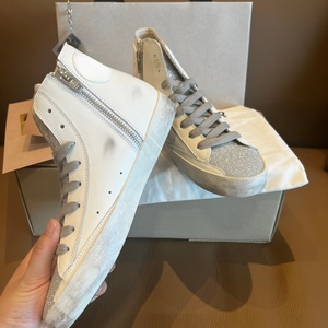 Chaussures de skate blanches antidérapantes de créateur, confortables et de haute qualité, style décontracté tendance, couleur dorée vieillie - Product Image 6