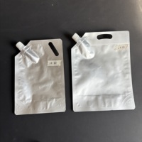 Pochette souple en aluminium avec bec verseur PET/AL/PE de qualité alimentaire, sac stand-up avec bouchon à vis PP pour emballage de jus, miel, sauces et liquides, impression personnalisée