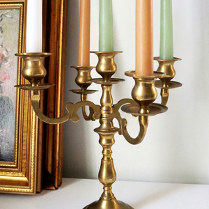 Candelabro de Latón Sólido de Lujo Estilo Vintage - Acabado Personalizado, Artesanía India Directa de Fábrica de Exportación - Product Image 1
