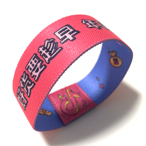 Chine Fabricants <span class=keywords><strong>Pas</strong></span> <span class=keywords><strong>Cher</strong></span> Tissé Nfc Bracelet Tissu Bracelet Conception Personnalisée Polyester Extensible Concert Élastique Poignet Bandes - Product Image 2