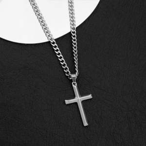 Collier pendentif croix minimaliste religieux en acier inoxydable massif, anti-ternissement, personnalisé, vente en gros, pour hommes et femmes - Product Image 2