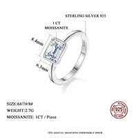 CZCITY Bague Classique Élégante pour Femme en Argent Sterling 925 avec Moissanite VVS D Taille Émeraude, Idéale pour Cadeaux de Mariage