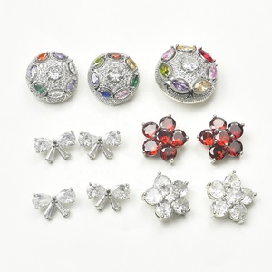 Di alta qualità di cristallo <span class=keywords><strong>rosso</strong></span> zircone fiore a forma di fiocco con bottone strass Applique cucire su abiti da sposa scarpe accessori - Product Image 1