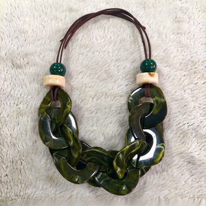 Collar llamativo de resina verde vintage con cuentas, cadena de eslabones geométricos, joyería para fiesta y boda para mujer, collar grueso de acrílico y lucita - Product Image 1