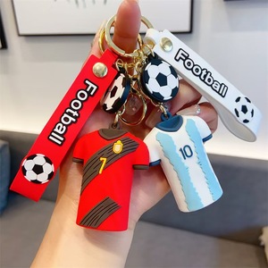 Venta al por mayor creativo 3D Mini divertido mundial de fútbol <span class=keywords><strong>Copa</strong></span> de fútbol Deporte Camiseta llavero suave silicona <span class=keywords><strong>Messi</strong></span> llavero para fans regalos - Product Image 3