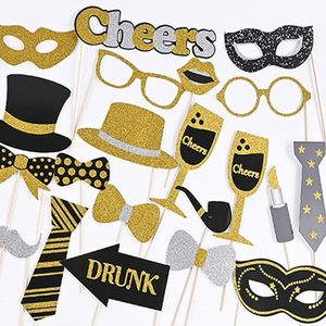 Accessoires de photomaton noirs et dorés pour anniversaire, fête du Nouvel An, mélange de chapeaux, masques, rouges à lèvres, cravates, couronnes et autres accessoires amusants pour selfies - Product Image 2