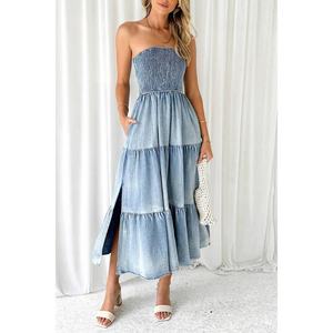Robe pour femme sur mesure OEM de haute qualité, en tissu denim décontracté, sans bretelles, sans manches, avec smocks et volants superposés, design tendance - Product Image 1