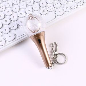 Vente en gros très vendue Porte-clés bâton à lumière LED <span class=keywords><strong>ATEEZ</strong></span> Porte-clés en plastique brillant Porte-clés Kpop Merch - Product Image 2