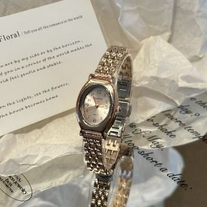 <span class=keywords><strong>Reloj</strong></span> Deportivo <span class=keywords><strong>Dorado</strong></span> Retro para <span class=keywords><strong>Mujer</strong></span>, Esfera Ovalada Nueva con Números Romanos, <span class=keywords><strong>Reloj</strong></span> de Pulsera de Lujo para <span class=keywords><strong>Mujer</strong></span> - Product Image 2