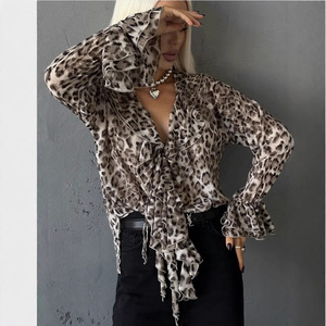 Nuova moda stile europeo americano <span class=keywords><strong>abbigliamento</strong></span> da <span class=keywords><strong>donna</strong></span> arricciato manica a campana con collo a V cravatta <span class=keywords><strong>Chic</strong></span> Chiffon camicetta da <span class=keywords><strong>donna</strong></span> - Product Image 2