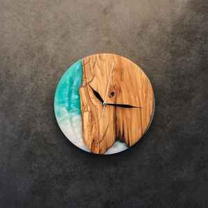 Reloj de Pared Moderno de Resina y Madera, Hecho a Mano, Duradero, Elegante, Estilizado y Funcional, Perfecto para la Sala de Estar - Product Image 5
