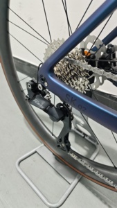 Vélo de route en fibre de carbone avec levier de vitesses électrique Shimano R7170, frein à disque, 24 vitesses, course - Product Image 5