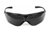 Gafas Protectoras de Seguridad 3M 10435 Negras, Lentes Grises Oscuros 3M10435 para Protección Anti-UV, Anti-Vaho, Anti-Impactos y Anti-Polvo