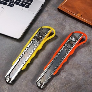 Couteau utilitaire rétractable manuel personnalisé avec lame en acier de 25 mm, support OEM, manche en plastique de couleur personnalisée - Product Image 5