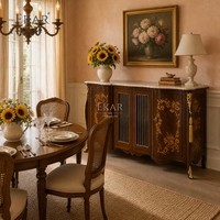 Buffet en verre avec marqueterie Fleur Dorée |   Buffet de luxe de style rococo français avec dessus en marbre - EKAR
