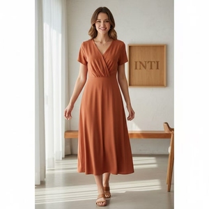 Elegante Vestido Midi de Manga Corta con Cuello en V y Cintura Plizada para Mujer, Vestido Minimalista Suave <span class=keywords><strong>INTI</strong></span> con Corte en A - Product Image 1