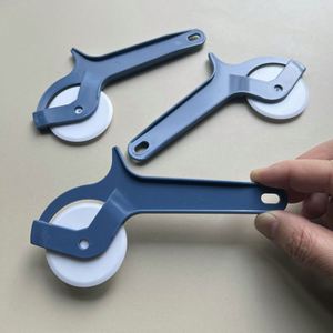 Plastic <b>Roller</b> Pizza Knife <b>Roller</b> Cake Knife Household Kitchen Plastic <b>Roller</b> Pizza Knife - Product Image 4