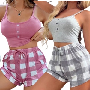 Conjunto de Pijama Feminino de Duas Peças: Camisete e Shorts para Dormir - Product Image 1