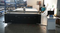 Mesin Pembuat Sampel Kotak Otomatis CNC dengan Pisau Getar untuk Fabrikasi Prototipe Kemasan Stand Display Karton