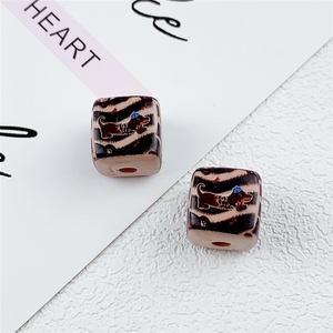 ลูกปัดอะคริลิคทรงสี่เหลี่ยมลายลูกสุนัขไส้กรอกน่ารัก ขนาด 14 มม. สีกาแฟ - Product Image 3