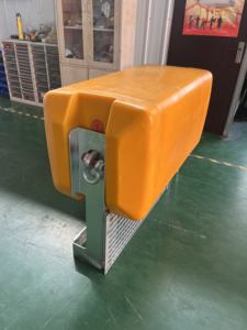 Barrières flottantes utilisées pour le nettoyage des rivières et des océans ont des grilles métalliques qui piègent efficacement les déchets, les plantes aquatiques et le bois. - Product Image 4