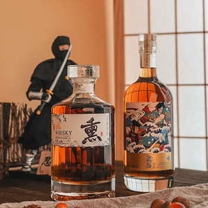 Venta al por mayor de fábrica Botella de licor de vidrio azul <span class=keywords><strong>Vodka</strong></span> Gin Rum Alcohol Whisky 500ml 250 750 con tapa - Product Image 2