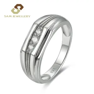 Custom High Quality D Color VVS Moissanite Claw Setting 3 Stone Diamond Man Ring 925 Sterling Silver Wedding Ring Designer