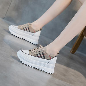 Nouveaux modèles de baskets à plateforme légères à lacets pour femmes, chaussures de marche toutes saisons - Product Image 2