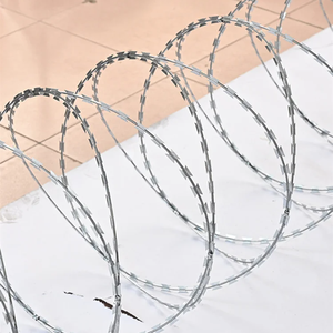 Alambre de púas galvanizado en caliente antiescalada para cercas |   Alambre de púas de seguridad - Product Image 4